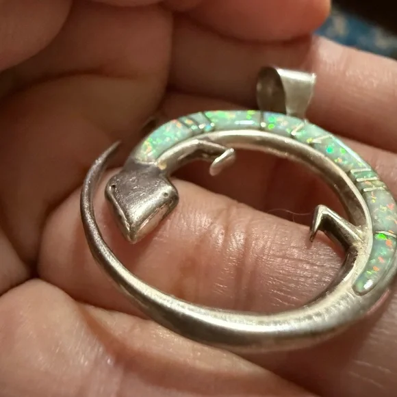 Touch of Santa Fe Sterling Silver lizard pendant with lab opal inlay - Picture 8 of 15